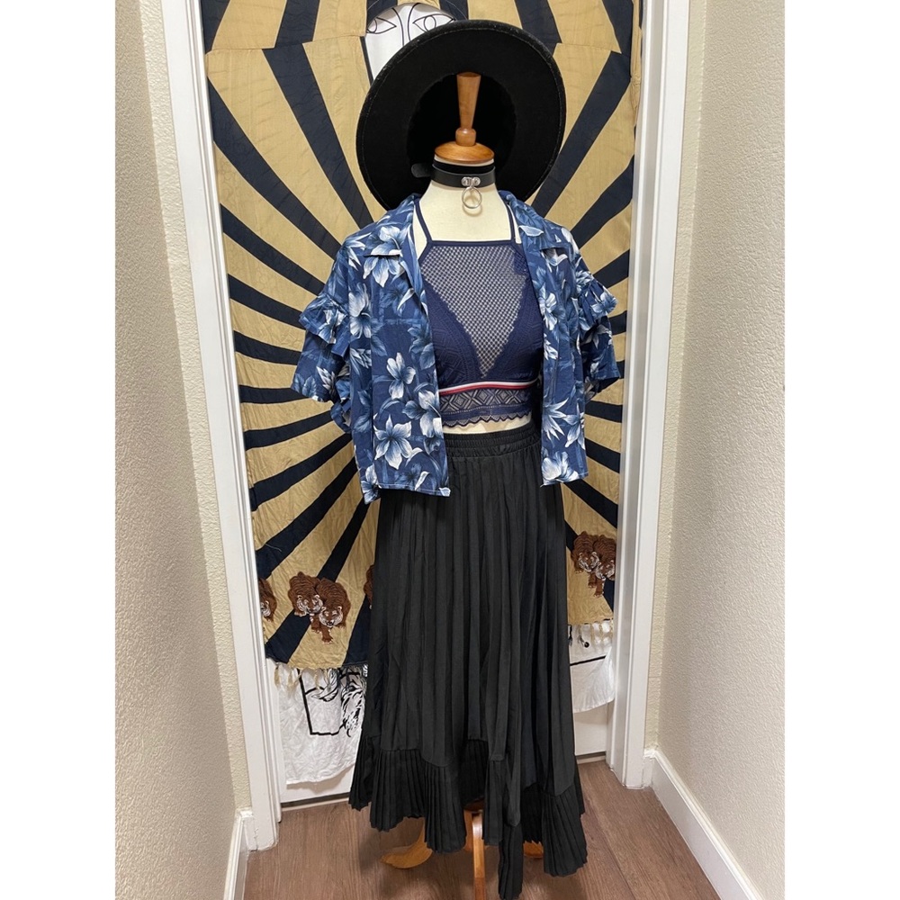 🌈 SOLD Stunning Mesh halter bra top - Picture 11 of 11